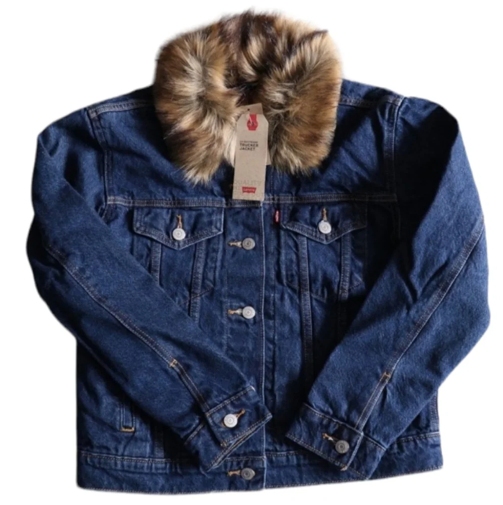 NWT Levi's Quilted Dark Wash Fur Collar Denim Trucker Jacket Size Small - Picture 2 of 8